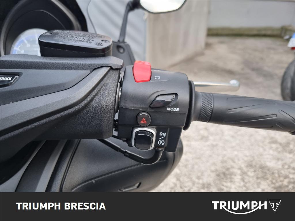 YAMAHA T-Max 560 Abs