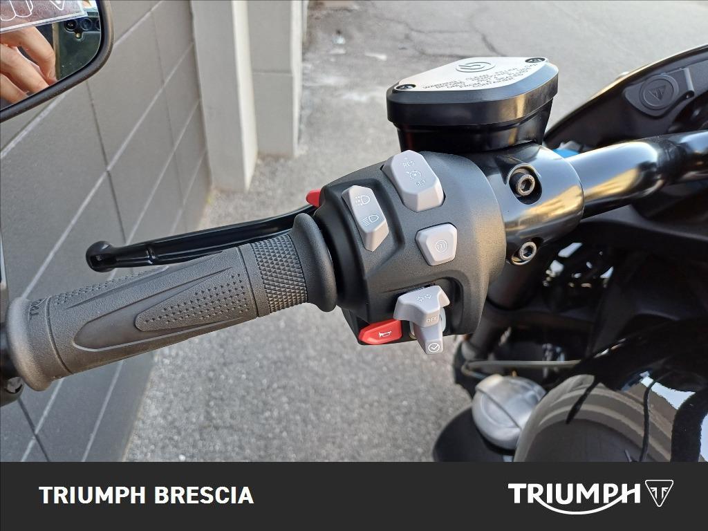 TRIUMPH Rocket III 2500 Storm R