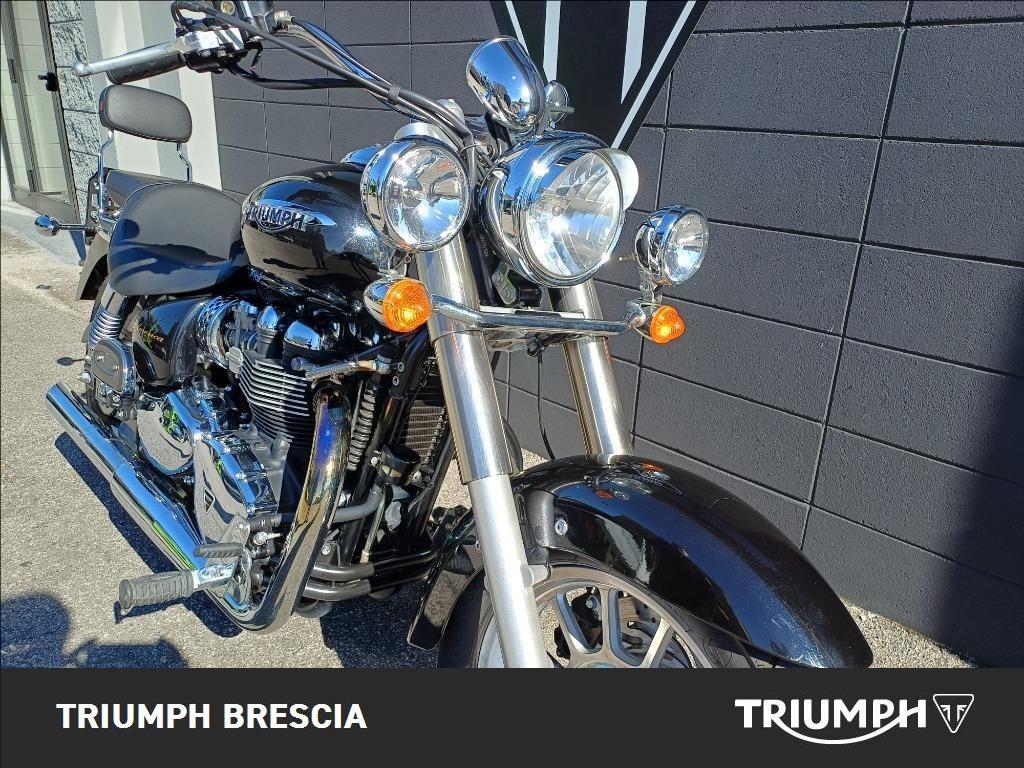 TRIUMPH America 865 