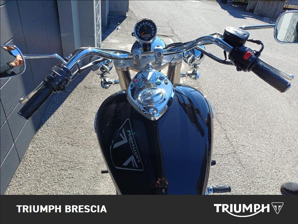 TRIUMPH America 865 