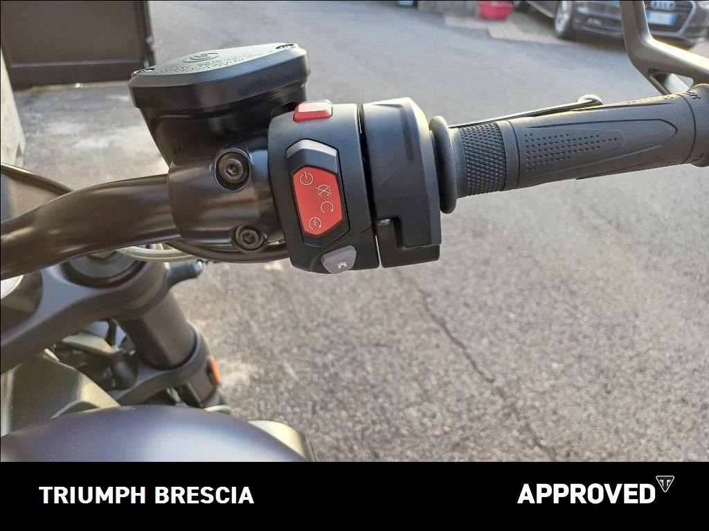 TRIUMPH Rocket III 2500 Storm R