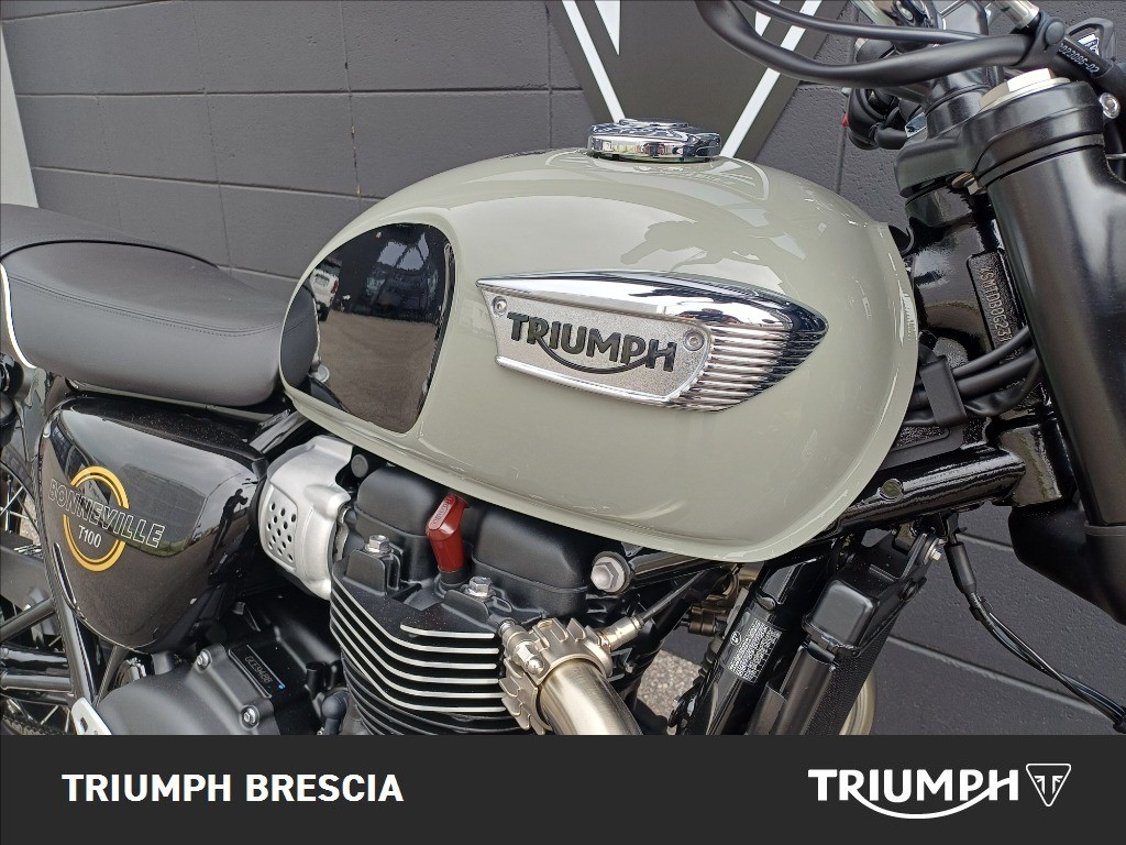 TRIUMPH Bonneville 900 T100 