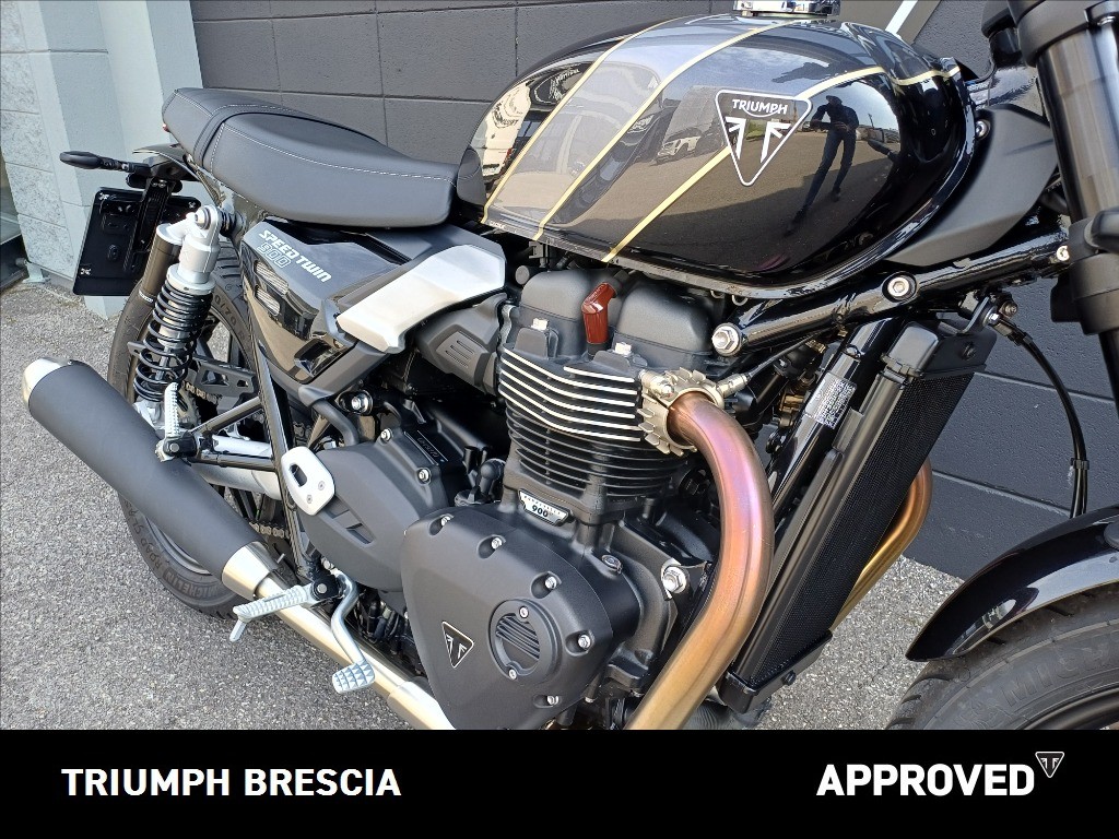 TRIUMPH Speed Twin 900 Phantom Black/Aurum Gold Abs