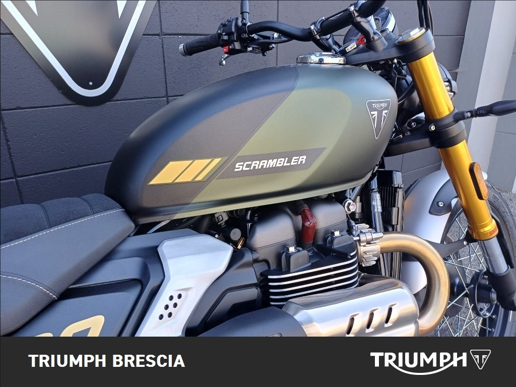 TRIUMPH Scrambler 900 Matt Khaki Green / Matt Phantom Black Abs