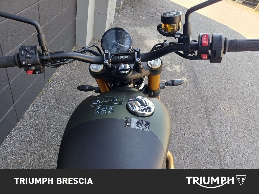 TRIUMPH Scrambler 900 Matt Khaki Green / Matt Phantom Black Abs