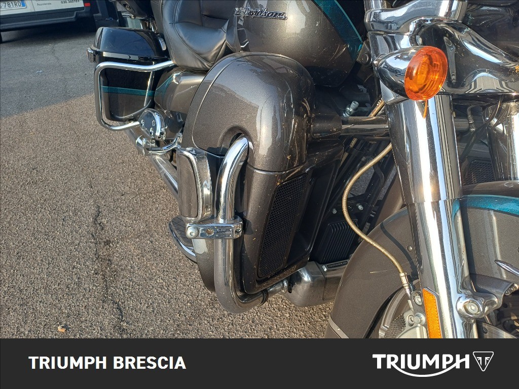 HARLEY-DAVIDSON CVO 1800 Ultra Limited 