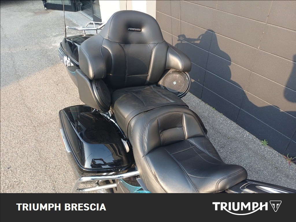 HARLEY-DAVIDSON CVO 1800 Ultra Limited 