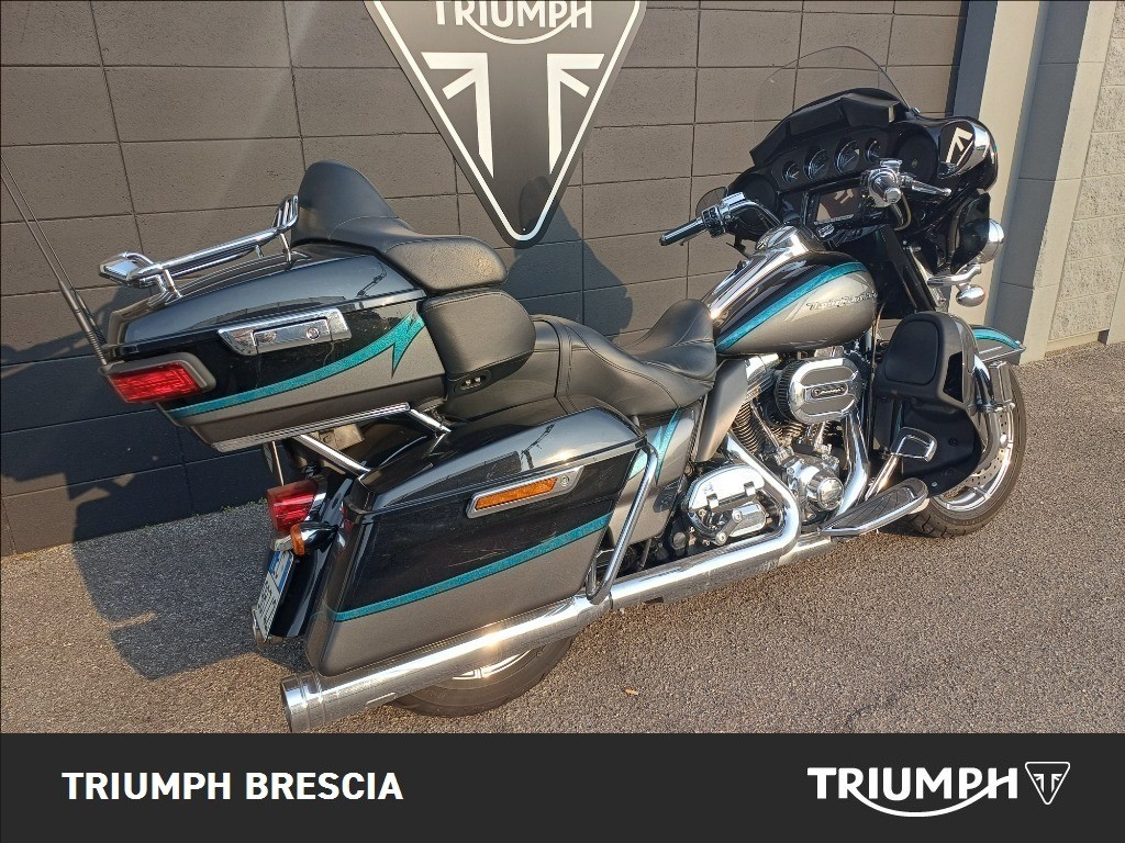 HARLEY-DAVIDSON CVO 1800 Ultra Limited 