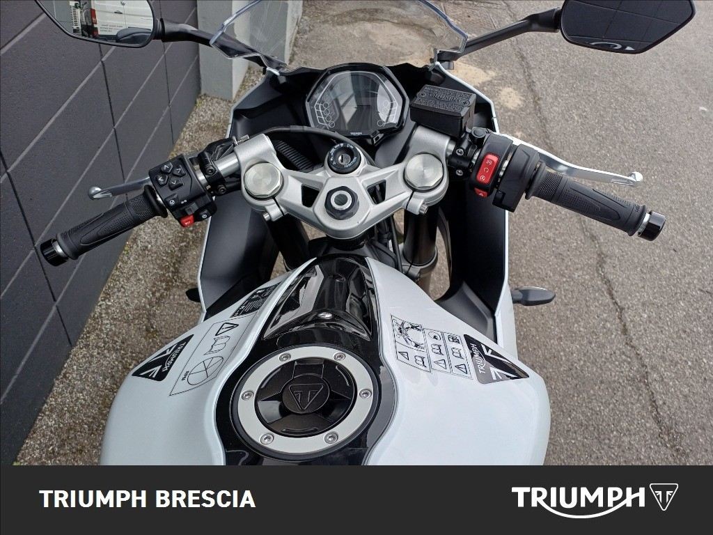 TRIUMPH Daytona 660 Abs