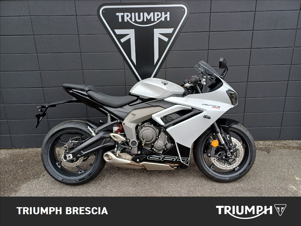 TRIUMPH Daytona 660 Abs