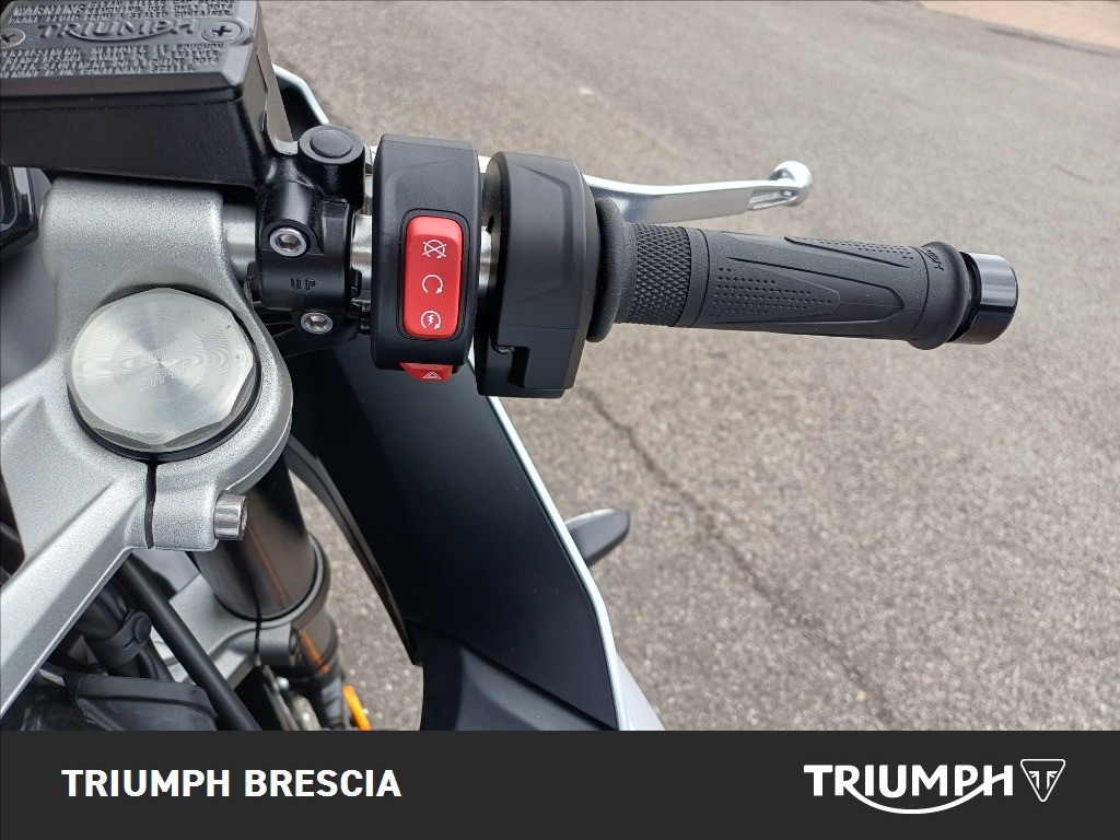TRIUMPH Daytona 660 Abs