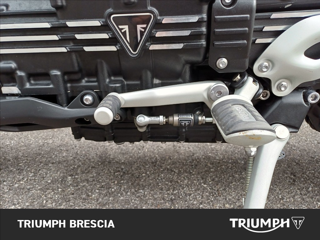 TRIUMPH Rocket III 2500 R Chrome Edition