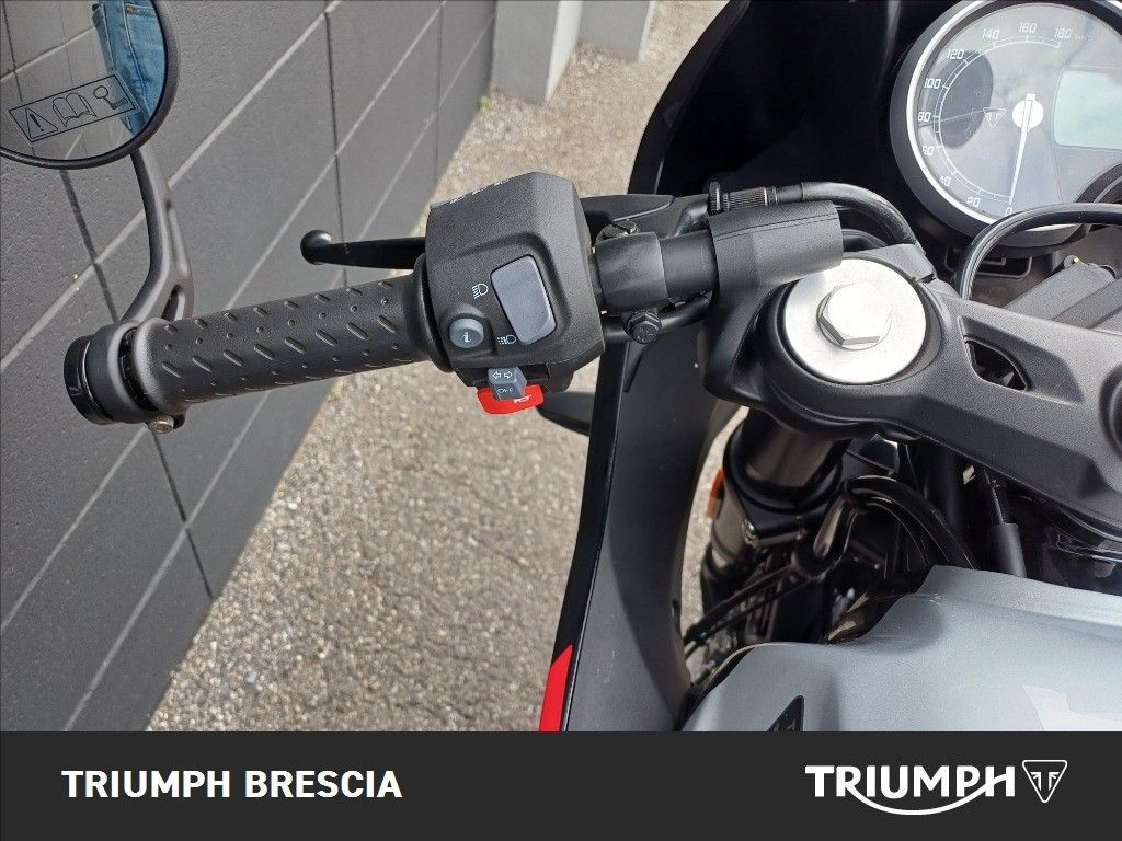 TRIUMPH Thruxton 400 Phantom Black / Aluminium Silver Abs