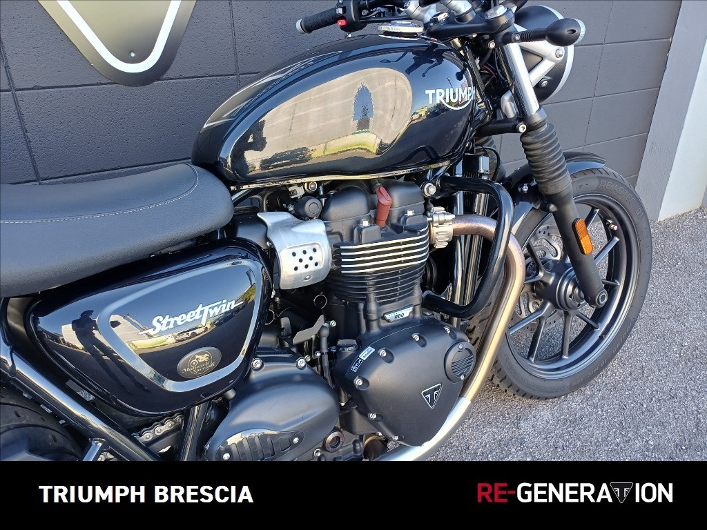 TRIUMPH Street Twin 900 