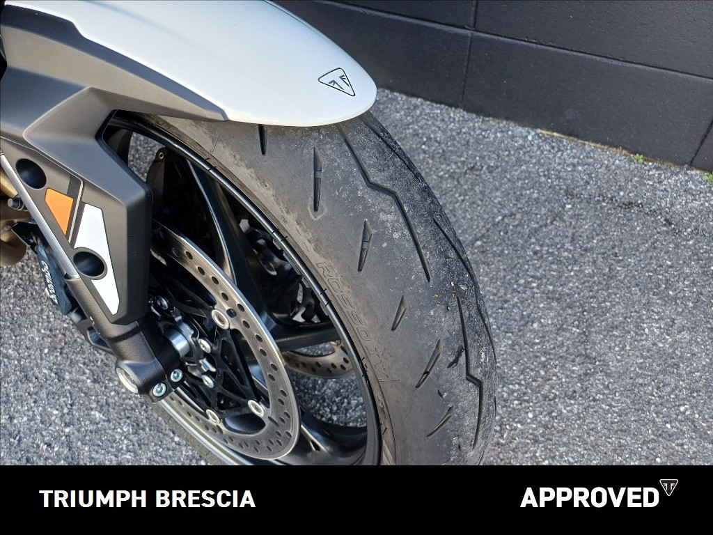 TRIUMPH Street Triple 765 R