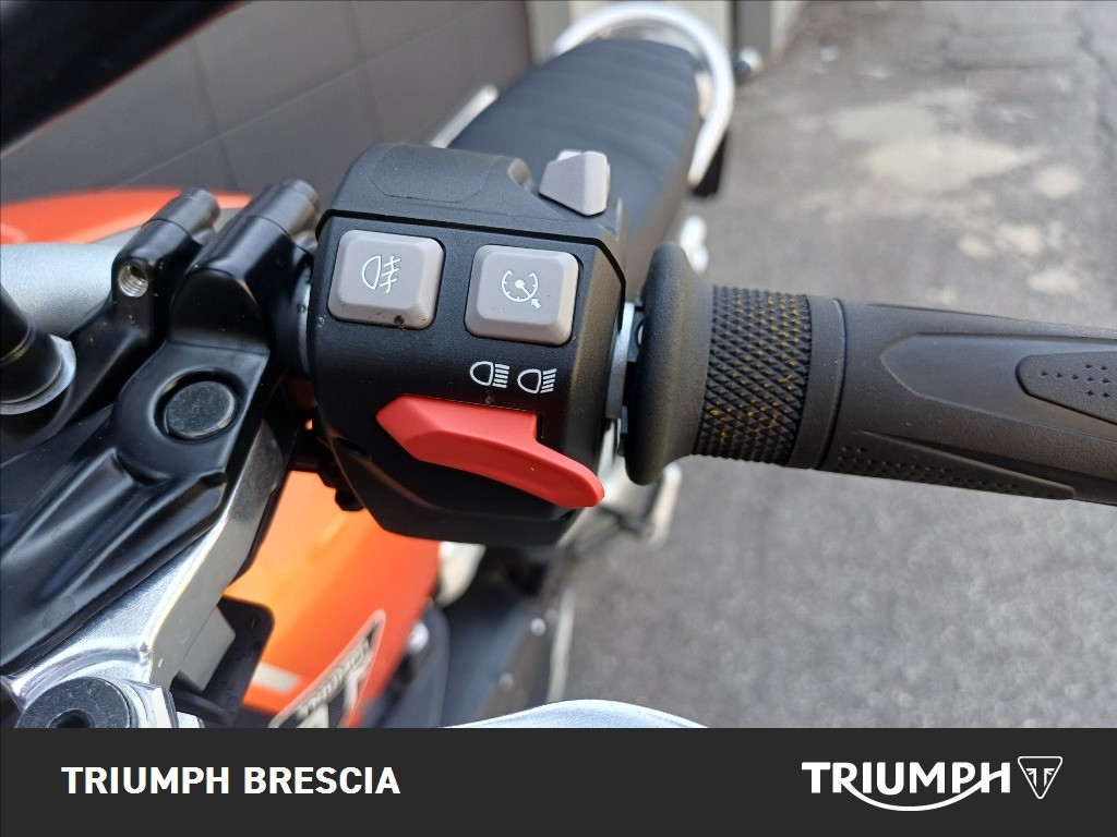 TRIUMPH Scrambler 1200 XE Baja Orange/Phantom Black Abs
