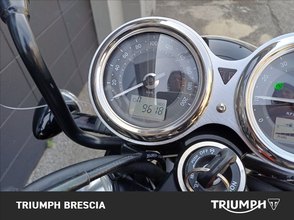 TRIUMPH Bonneville 1200 T120 Black Abs