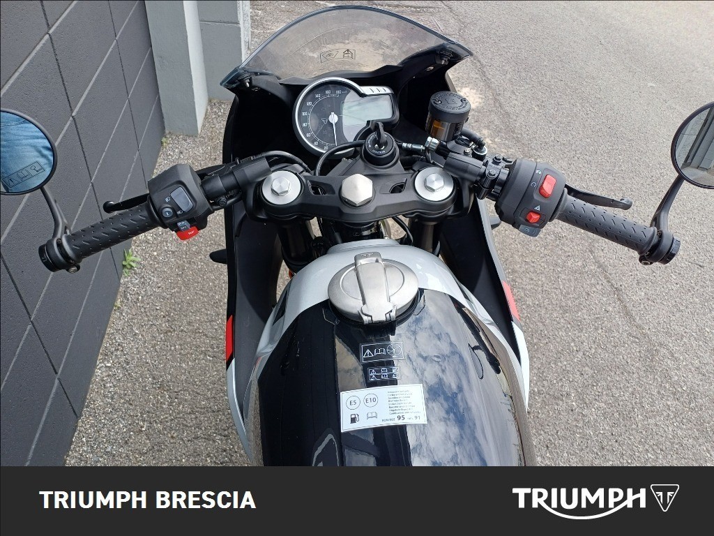 TRIUMPH Thruxton 400 Phantom Black / Aluminium Silver Abs