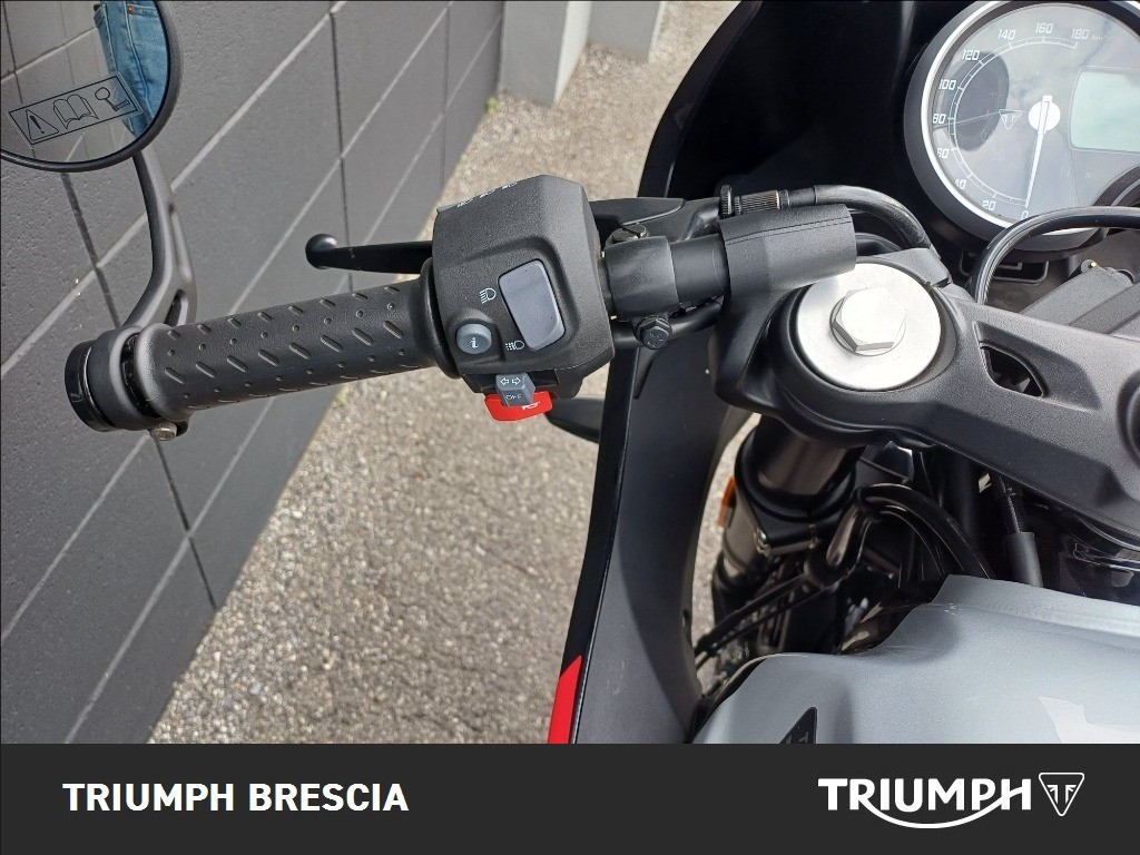 TRIUMPH Thruxton 400 Phantom Black / Aluminium Silver Abs