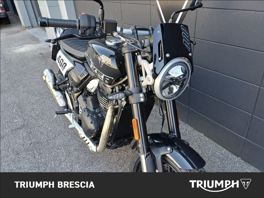 TRIUMPH Tracker 400 Phantom Black Abs