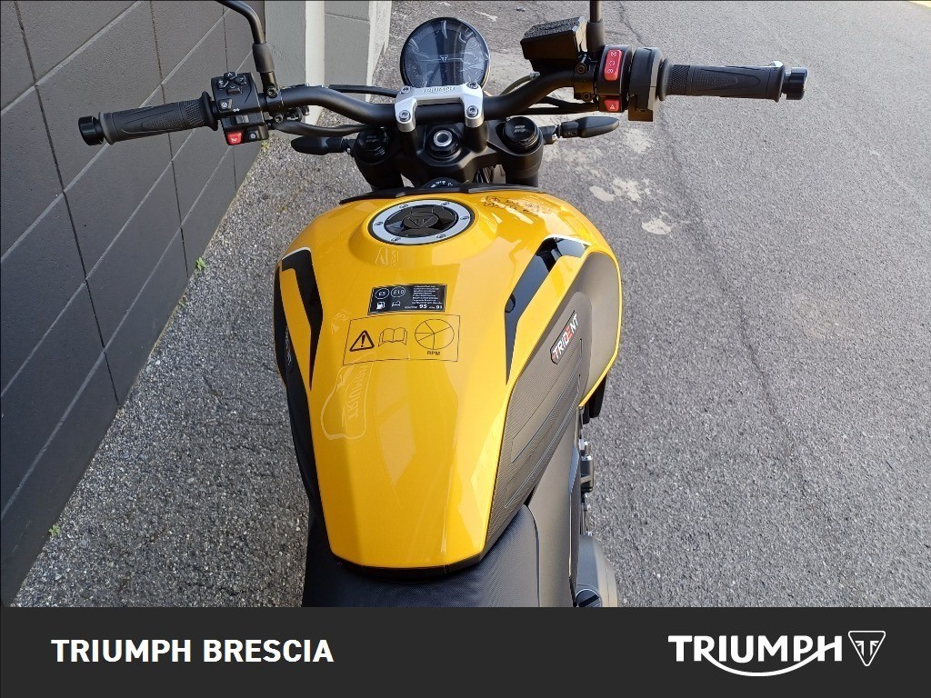 TRIUMPH Trident 660 Cosmic Yellow Abs