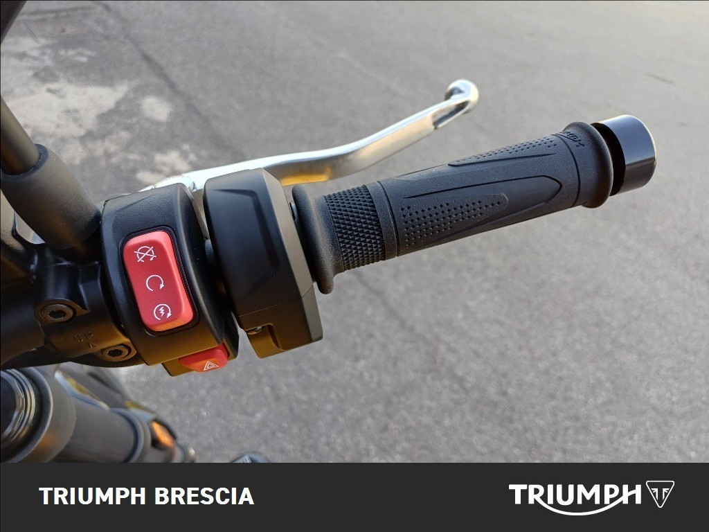 TRIUMPH Trident 660 Cosmic Yellow Abs