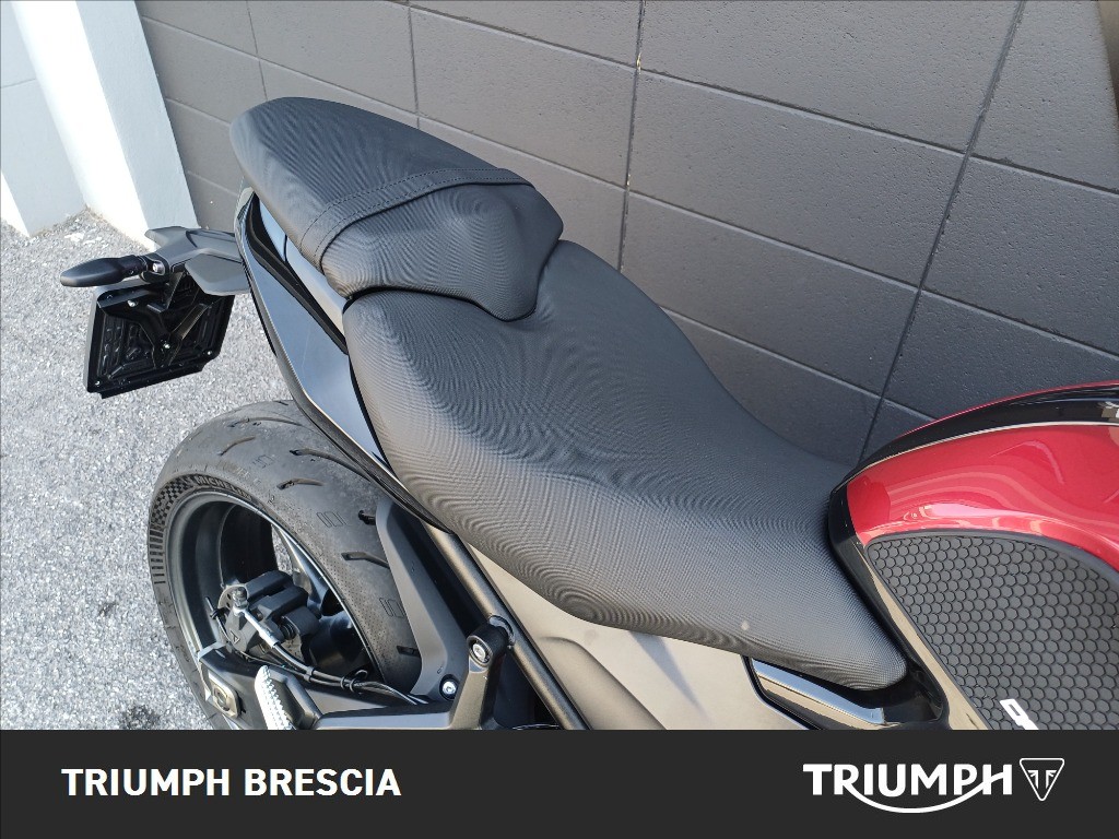 TRIUMPH Daytona 660 dep.A2 Abs