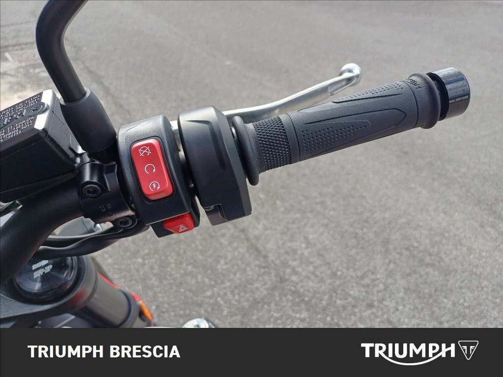 TRIUMPH Trident 660 Diablo Red / Sapphire Black Abs